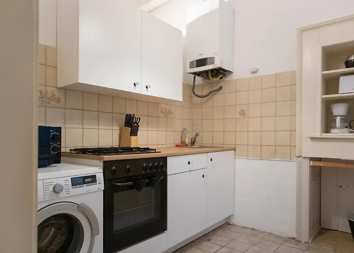 Lovely 2br Apt, Near Akh, Perfect For Short & Longstays Apartmán Vídeň