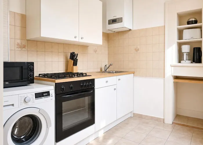 Lovely 2br Apt, Near Akh, Perfect For Short & Longstays
