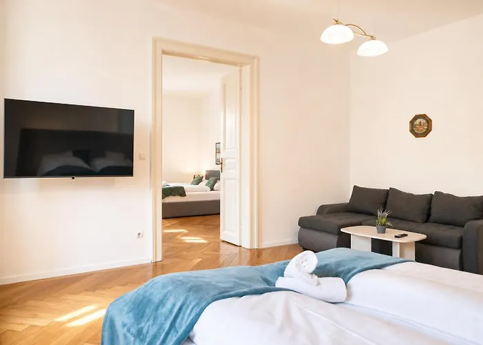 Lovely 2br Apt, Near Akh, Perfect For Short & Longstays Apartmán