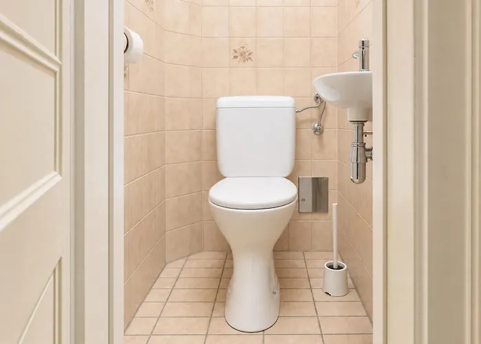 Lovely 2br Apt, Near Akh, Perfect For Short & Longstays *