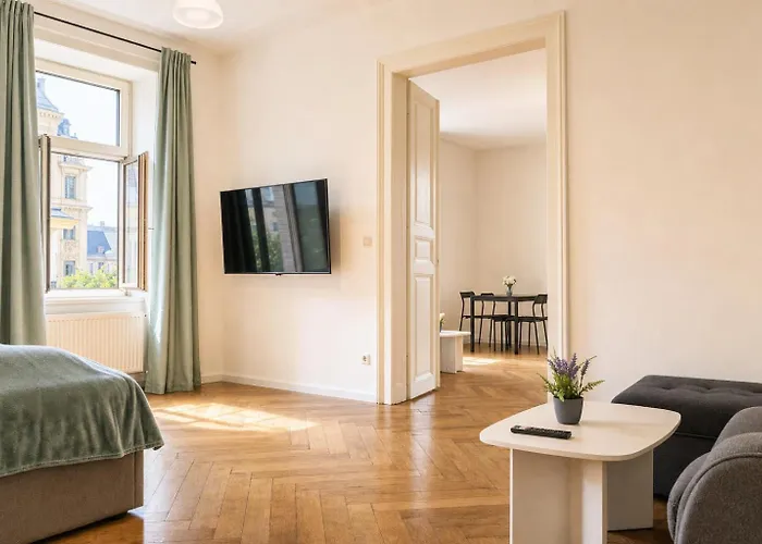Lovely 2br Apt, Near Akh, Perfect For Short & Longstays *