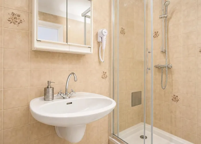 Apartmán Lovely 2br Apt, Near Akh, Perfect For Short & Longstays *